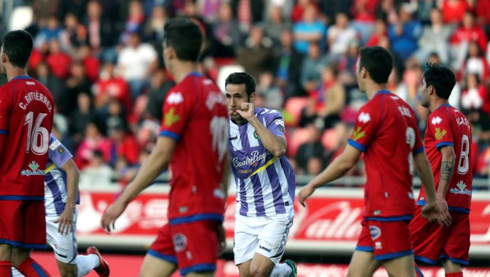 Kiko Olivas celebra su gol contra el Numancia