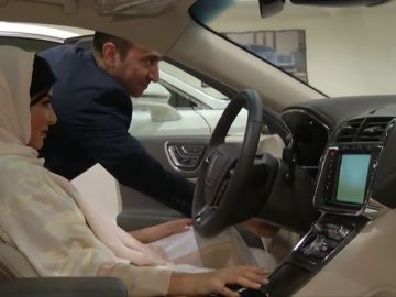 Las mujeres toman el volante en Arabia Saudí