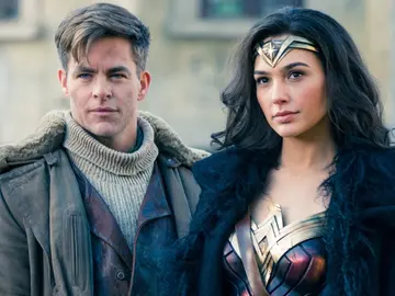 Chris Pine y Gal Gadot en 'Wonder Woman' Chris Pine y Gal Gadot en 'Wonder Woman'