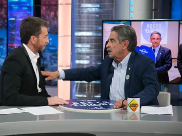 "Es tenaz, correoso, honrado y muy español", Miguel Ángel Revilla habla en 'El Hormiguero 3.0' de la comida con Pedro Sánchez "Es tenaz, correoso, honrado y muy español", Miguel Ángel Revilla habla en 'El Hormiguero 3.0' de la comida con Pedro Sánchez
