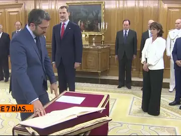 Relevo en el Ministerio de Educación y Deporte: siete días separan una escena de la otra Relevo en el Ministerio de Educación y Deporte: siete días separan una escena de la otra