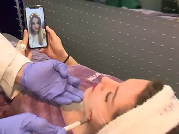 Lo último en operaciones estéticas: parecerse a nuestro propio selfie pasado por un filtro Lo último en operaciones estéticas: parecerse a nuestro propio selfie pasado por un filtro