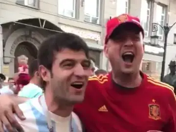 Un aficionado argentino y uno español narran el gol de Maradona a Inglaterra Un aficionado argentino y uno español narran el gol de Maradona a Inglaterra
