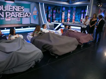 El "intercambio de pareja" de 'El Hormiguero 3.0' provoca un enfrentamiento entre Kira Miró y Daniel Guzmán El "intercambio de pareja" de 'El Hormiguero 3.0' provoca un enfrentamiento entre Kira Miró y Daniel Guzmán