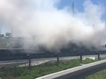 Cortada la A-1 a la altura de San Sebastián de los Reyes por un camión que ha salido ardiendo Cortada la A-1 a la altura de San Sebastián de los Reyes por un camión que ha salido ardiendo