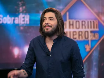 Salvador Sobral dedica unas muy bonitas palabras de agradecimiento a España al pisar el plató de 'El Hormiguero 3.0' Salvador Sobral dedica unas muy bonitas palabras de agradecimiento a España al pisar el plató de 'El Hormiguero 3.0'