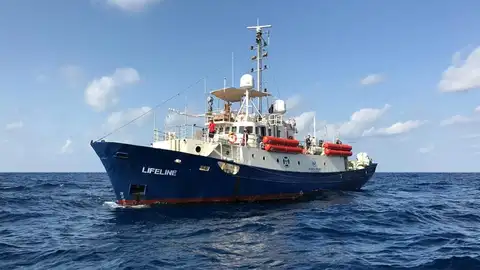 Italia rechaza otro barco Italia rechaza otro barco