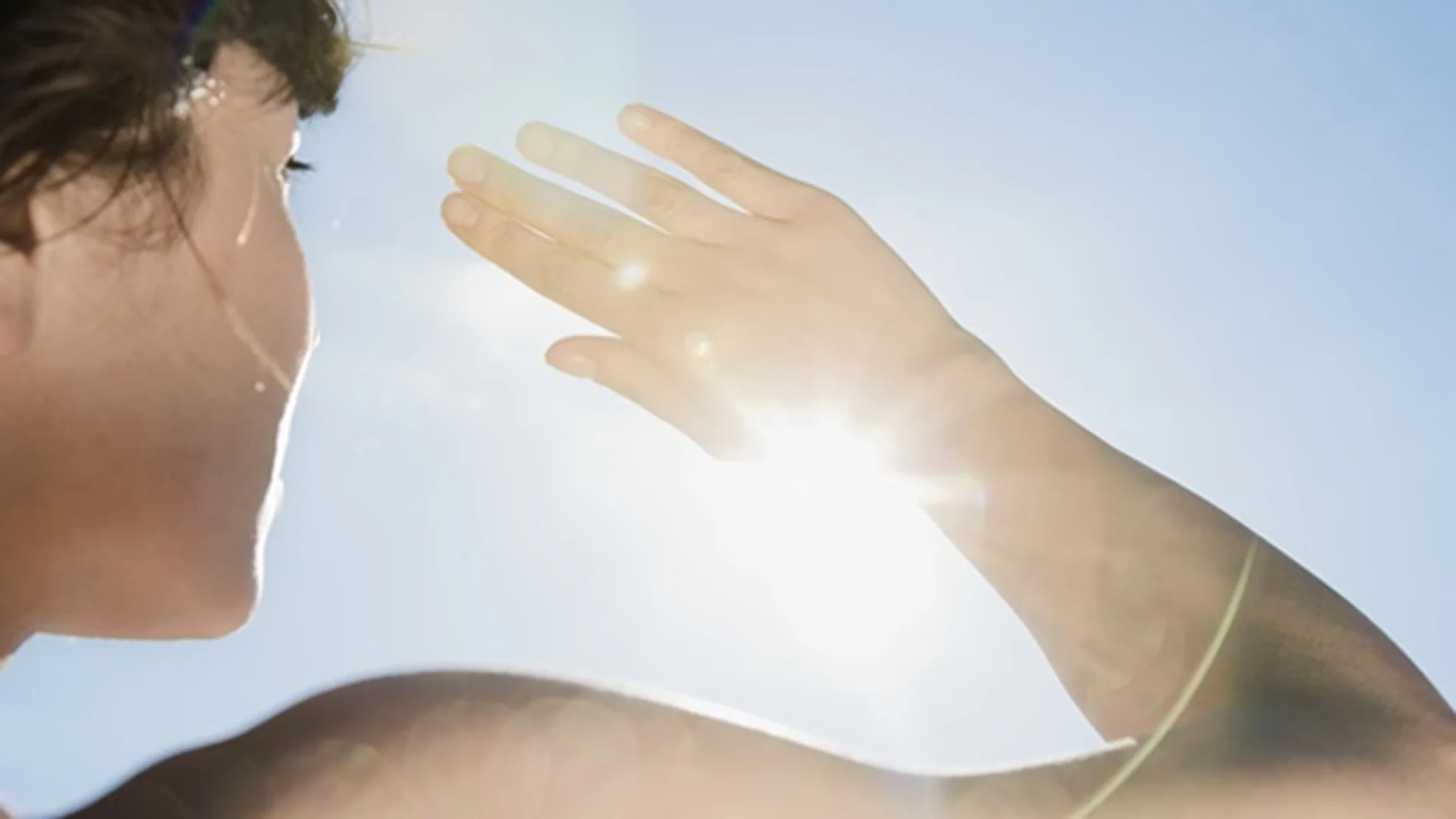 Expertos alertan sobre los riesgos de la alergia al sol, “Cefalea, hipotensión, broncoespasmo y síntomas más graves" Expertos alertan sobre los riesgos de la alergia al sol, “Cefalea, hipotensión, broncoespasmo y síntomas más graves"