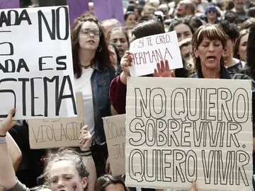 Manifestación en apoyo a la víctima de 'La Manada' Manifestación en apoyo a la víctima de 'La Manada'