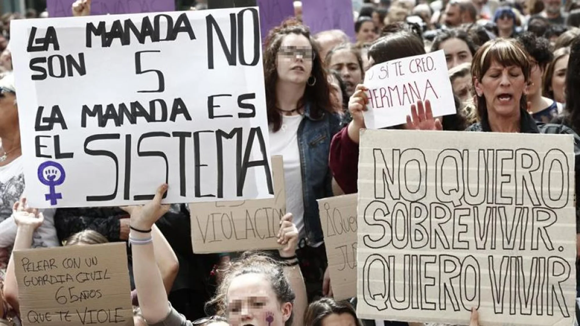 Manifestación en apoyo a la víctima de 'La Manada' Manifestación en apoyo a la víctima de 'La Manada'