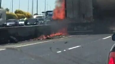 Cortada la A-1 a la altura de San Sebastián de los Reyes por un camión que ha salido ardiendo