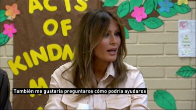 Melania Trump visita un centro de detención de Texas y agradece al personal su labor con los niños inmigrantes 