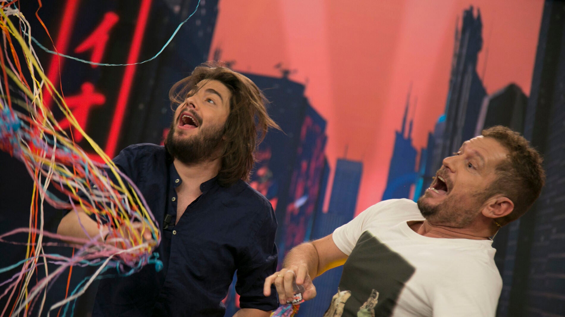 Salvador Sobral y El Monaguillo montan una gran juerga en 'El Hormiguero 3.0'