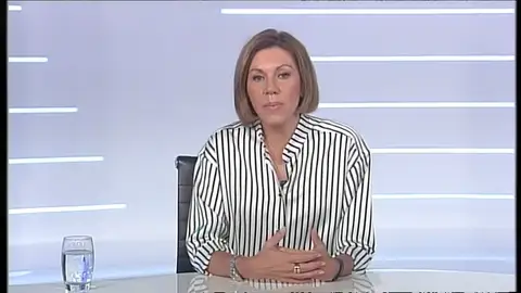 De Cospedal, convencida de que los militantes prefieren a alguien que dé la cara en lugar de a quienes se esconden De Cospedal, convencida de que los militantes prefieren a alguien que dé la cara en lugar de a quienes se esconden