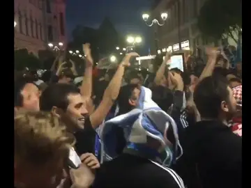 La afición de Argentina canta en las calles de Rusia La afición de Argentina canta en las calles de Rusia