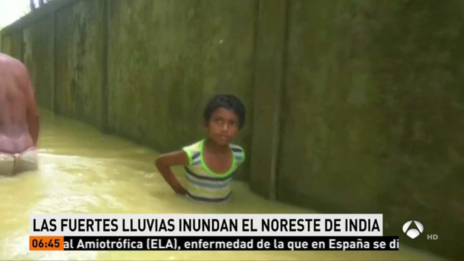 Decenas de muertos y más de un millón de desplazados por las inundaciones en India y Bangladesh