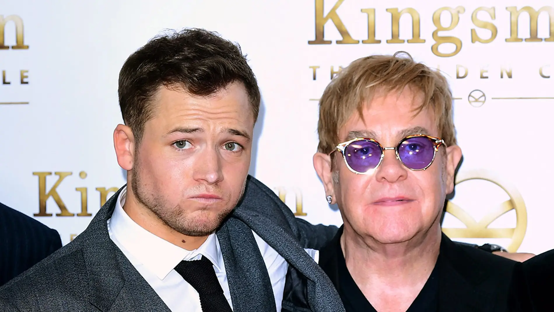 Taron Egerton junto a Elton John