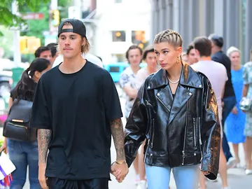 Justin Bieber y Hailey Baldwin ya pasean como dos tortolitos... Justin Bieber y Hailey Baldwin ya pasean como dos tortolitos...