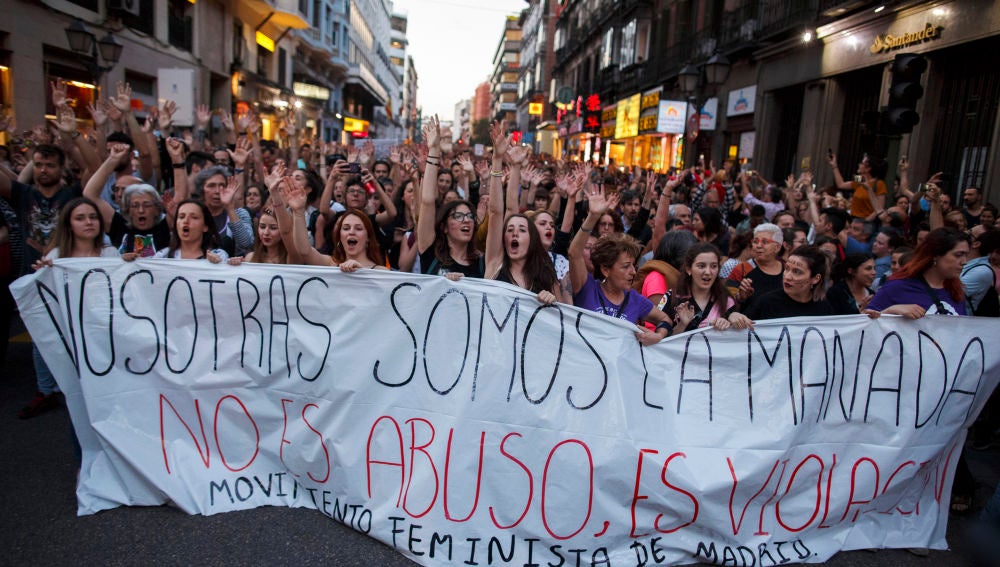 Colectivos feministas se manifiestan contra la puesta en libertad de La Manada