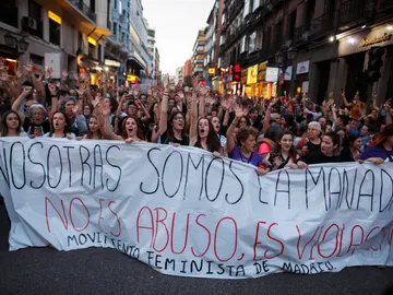 Colectivos feministas se manifiestan contra la puesta en libertad de La Manada Colectivos feministas se manifiestan contra la puesta en libertad de La Manada