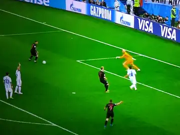 Messi y Mascherano, criticados por su pasividad en el 0-3 Messi y Mascherano, criticados por su pasividad en el 0-3