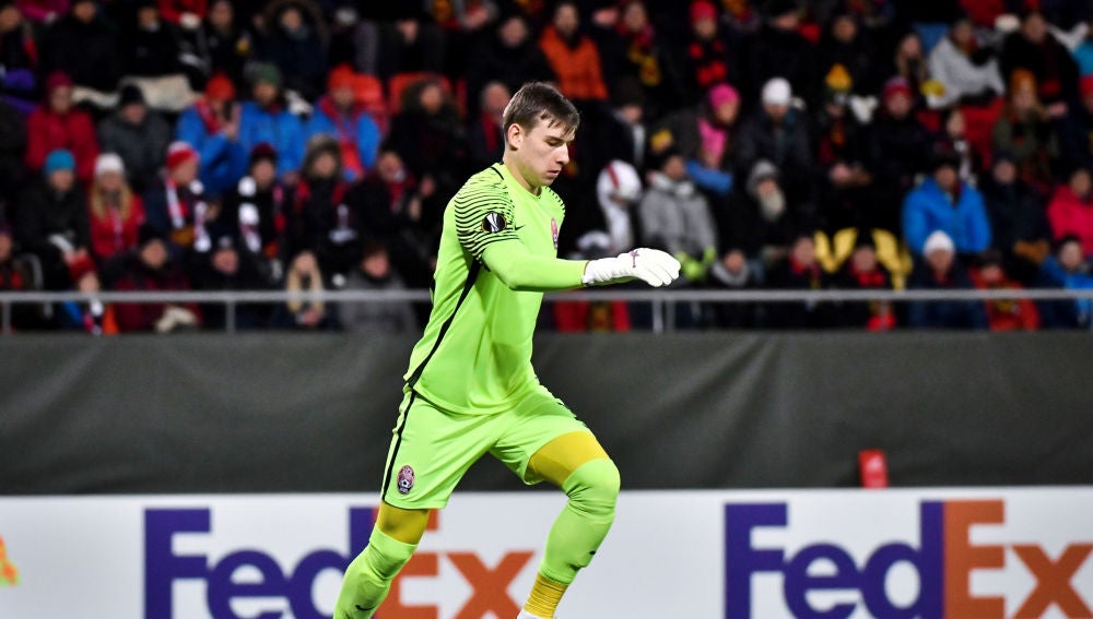Andriy Lunin, durante un partido de Europa League