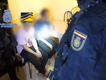Detenidas 28 personas y desarticuladas dos bandas en una operación contra el tráfico de personas Detenidas 28 personas y desarticuladas dos bandas en una operación contra el tráfico de personas