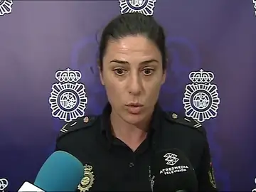 Detenido por grabar con una cámara por debajo de la falda de varias mujeres Detenido por grabar con una cámara por debajo de la falda de varias mujeres