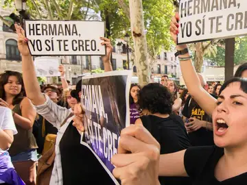 Protestas contra la decisión judicial sobre 'La Manada' Protestas contra la decisión judicial sobre 'La Manada'