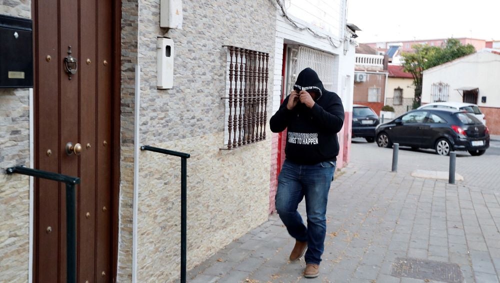 Vivienda del barrio sevillano de Amate donde reside José Ángel Prenda, uno de los cinco integrantes de 'La Manada'