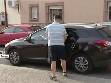 El Prenda sale de su casa en Amate El Prenda sale de su casa en Amate