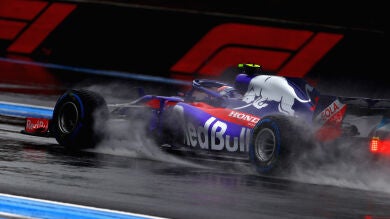 Bottas lidera unos Libres 3 pasados por agua con Sainz 2º y Alonso 4º