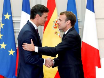 El jefe del Gobierno, Pedro Sánchez y el presidente francés, Emmanuel Macron