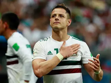 Chicharito, en un partido con México. Chicharito, en un partido con México.
