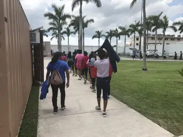 Varios niños inmigrantes Varios niños inmigrantes