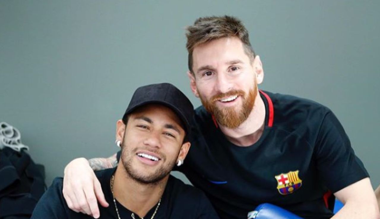 Neymar y Messi posan juntos Neymar y Messi posan juntos