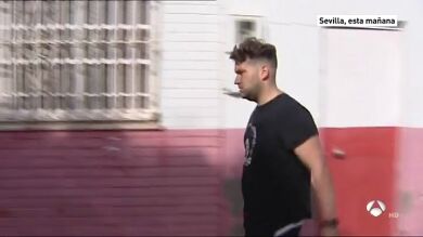 'El Prenda' sale a correr por su barrio de Sevilla mientras sigue recibiendo visitas de familiares y amigos
