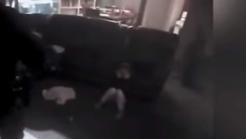 Un policía hiere a una niña de 9 años al disparar contra un perro que solo estaba ladrando