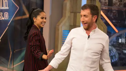 Becky G y Pablo Motos despiden 'El Hormiguero 3.0' al ritmo de 'Sin Pijama' Becky G y Pablo Motos despiden 'El Hormiguero 3.0' al ritmo de 'Sin Pijama'