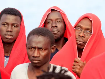 Inmigrantes rescatados en el Estrecho Inmigrantes rescatados en el Estrecho