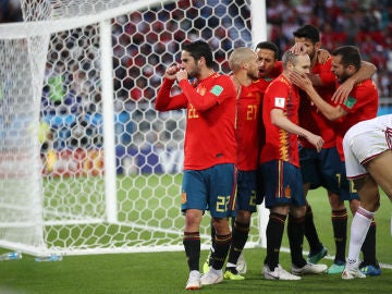 Isco celebra el gol ante Marruecos