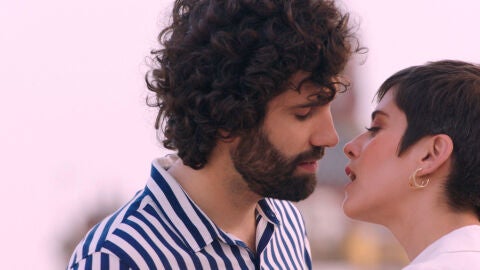 Carmen y Yago, no esconden su atracción