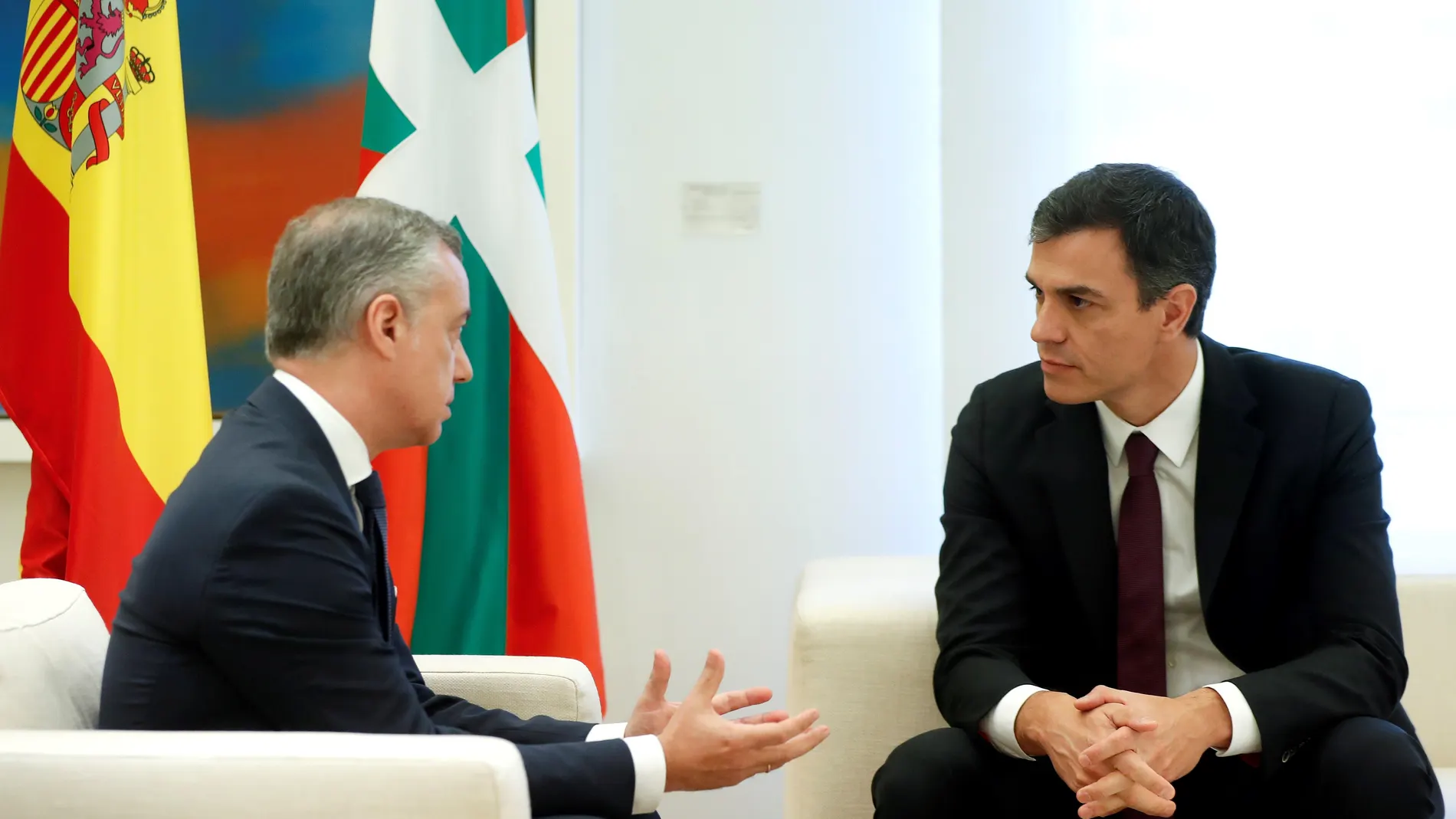 El presidente del Gobierno, Pedro Sánchez, con el lehendakari Íñigo Urkullu El presidente del Gobierno, Pedro Sánchez, con el lehendakari Íñigo Urkullu