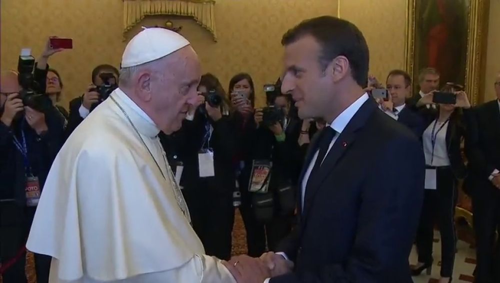  El papa Francisco recibe al presidente de Francia, Emmanuel Macron