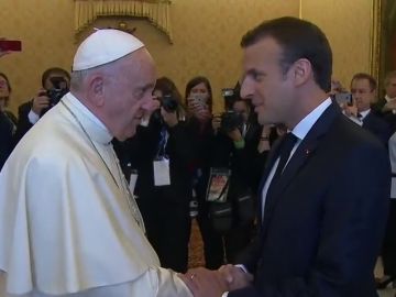  El papa Francisco recibe al presidente de Francia, Emmanuel Macron