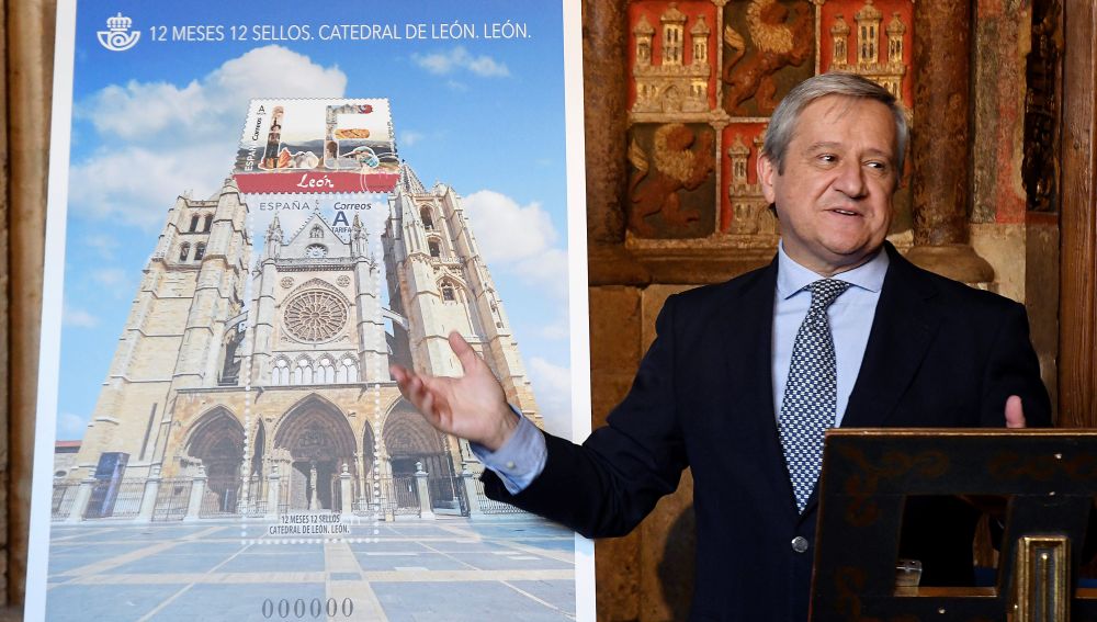 Correos subsana el error y lanza un sello dedicado a la Catedral de León