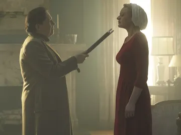 El cuento de la criada - Temporada 1 - Capítulo 3: Retraso El cuento de la criada - Temporada 1 - Capítulo 3: Retraso