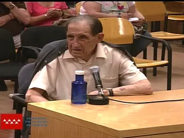 El doctor Vela, ante el juez en el primer juicio por bebés robados: "Yo no le he dado ninguna niña a nadie" El doctor Vela, ante el juez en el primer juicio por bebés robados: "Yo no le he dado ninguna niña a nadie"