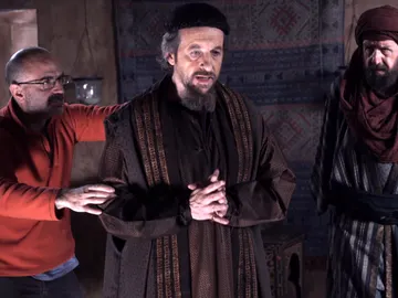 La adaptación de José María Pou y Ramón Madaula para dar vida a personajes judíos La adaptación de José María Pou y Ramón Madaula para dar vida a personajes judíos