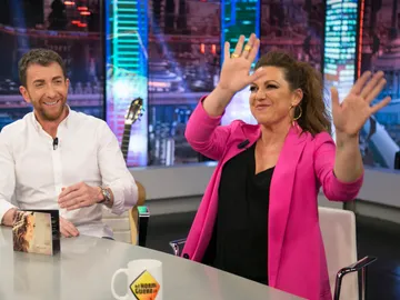 Descubre la versión de Niña Pastori sobre la divertida historia con Pablo López en el baño de un tren: "¡Menos mal que eras tú!" Descubre la versión de Niña Pastori sobre la divertida historia con Pablo López en el baño de un tren: "¡Menos mal que eras tú!"